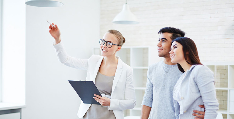 Do you need to be a licensed Realtor before obtaining a LLC business license?